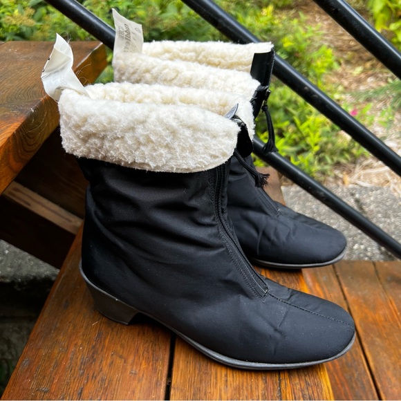 VINTAGE COBBIE CUDDLERS BLACK FAUX FUR LINED RAIN BOOTS SIZE 8 - Picture 14 of 14